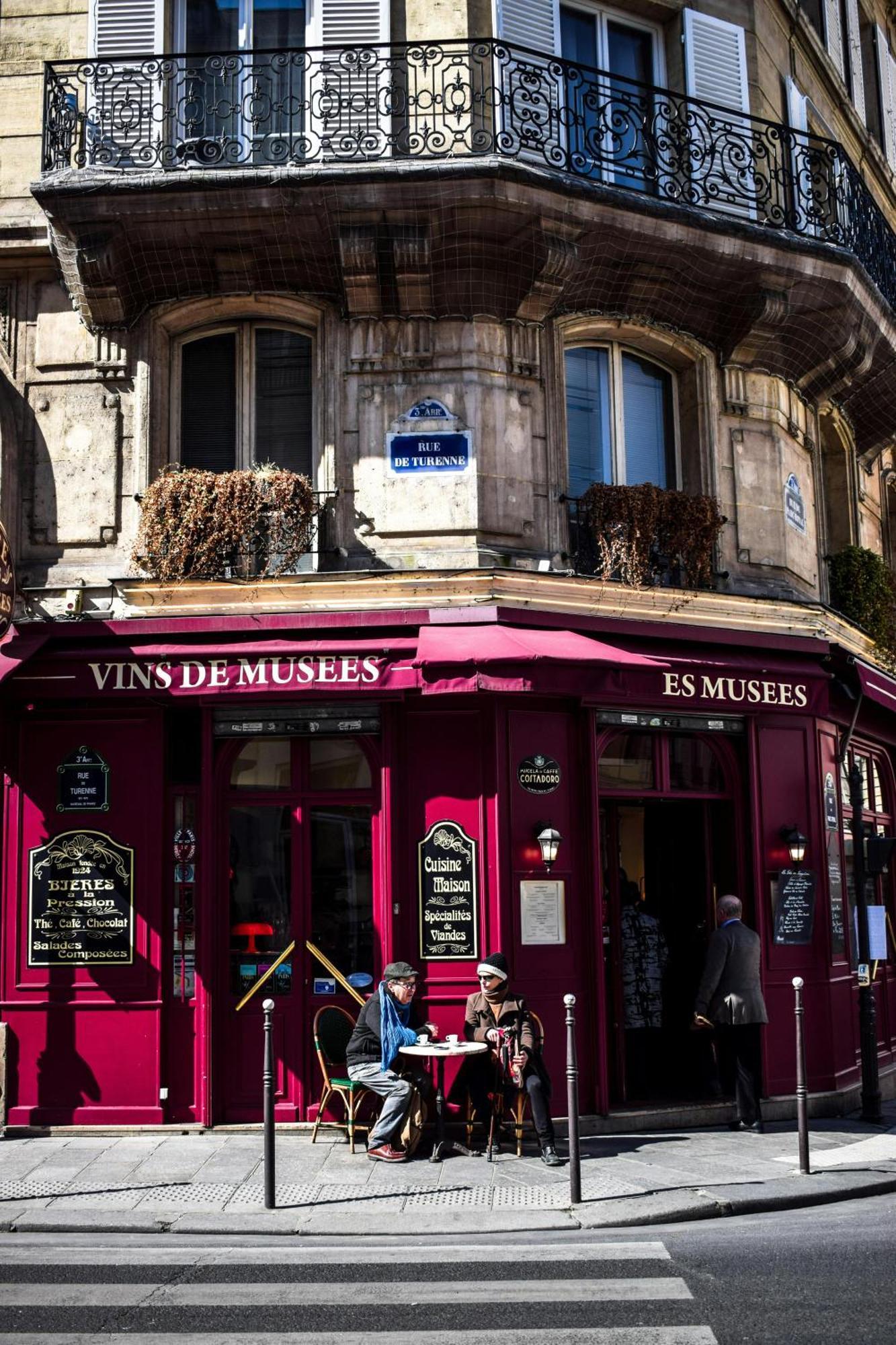 - Notre-dame Apartment